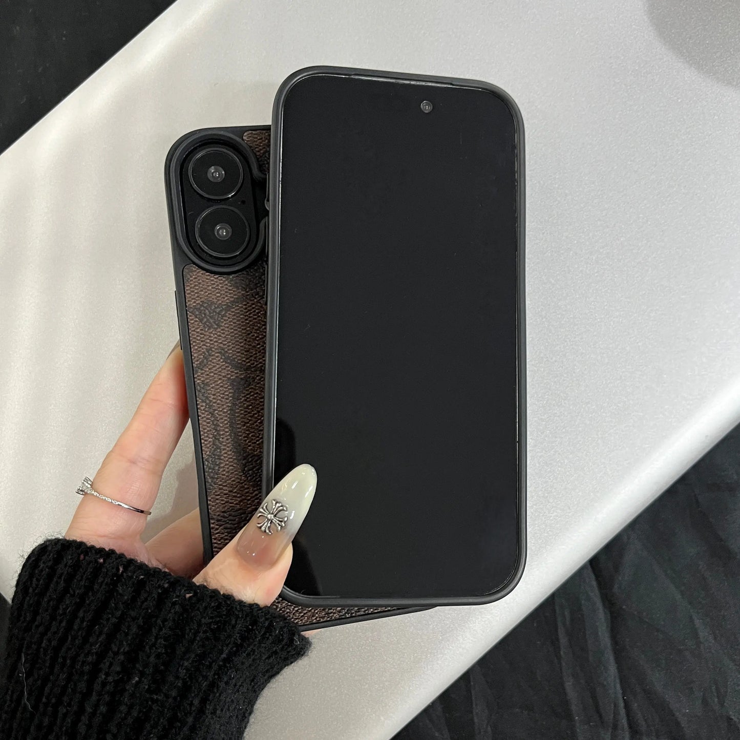 Suitable for Iphone 17,16, 15, 14, 13, 12, 11 Pro Max, High-End Leather Pattern Phone Case, Iphone 16 Plus, 15 plus Leather Phone Case for Both Boys and Girls, Shockproof Phone Case